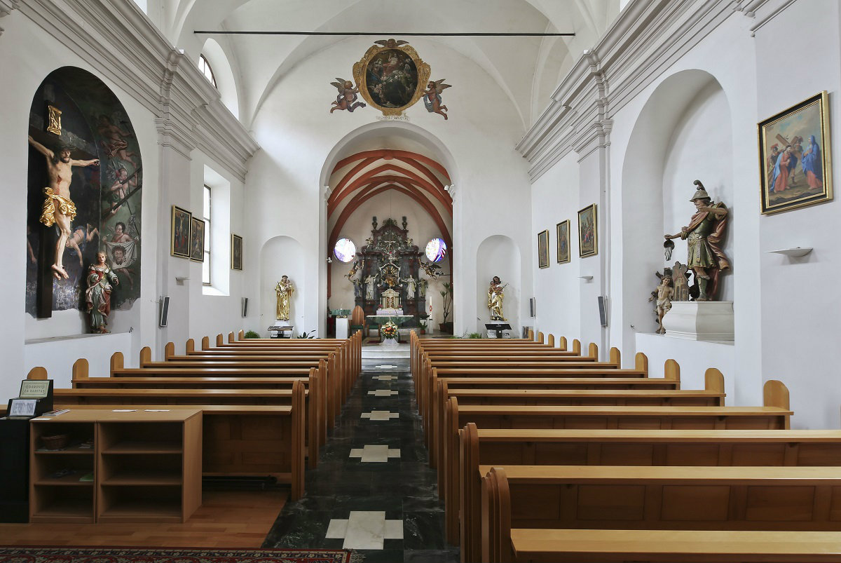 View into the interior and the late-Gothic presbytery